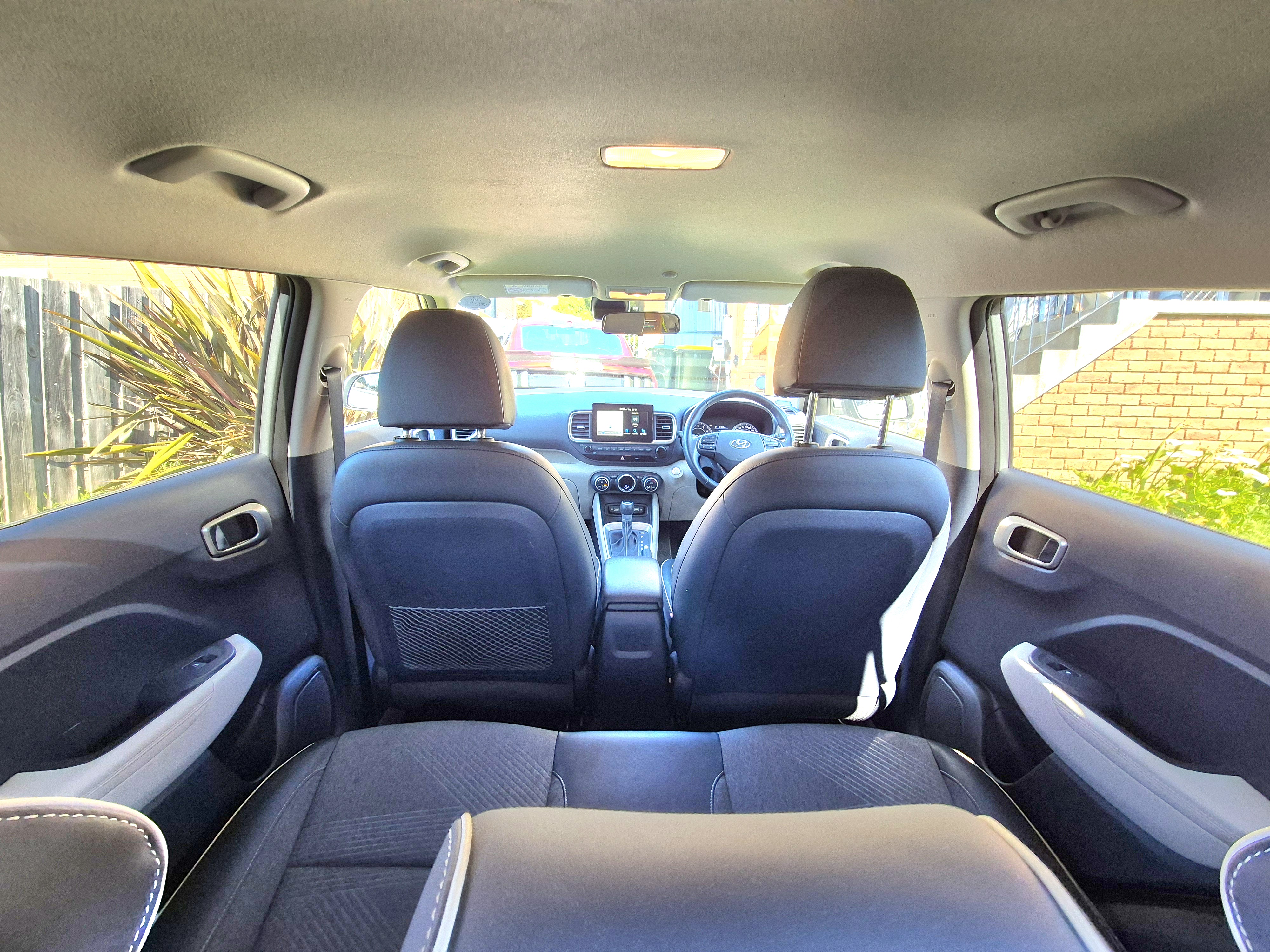 Hyundai Venue - Thumbnail 4