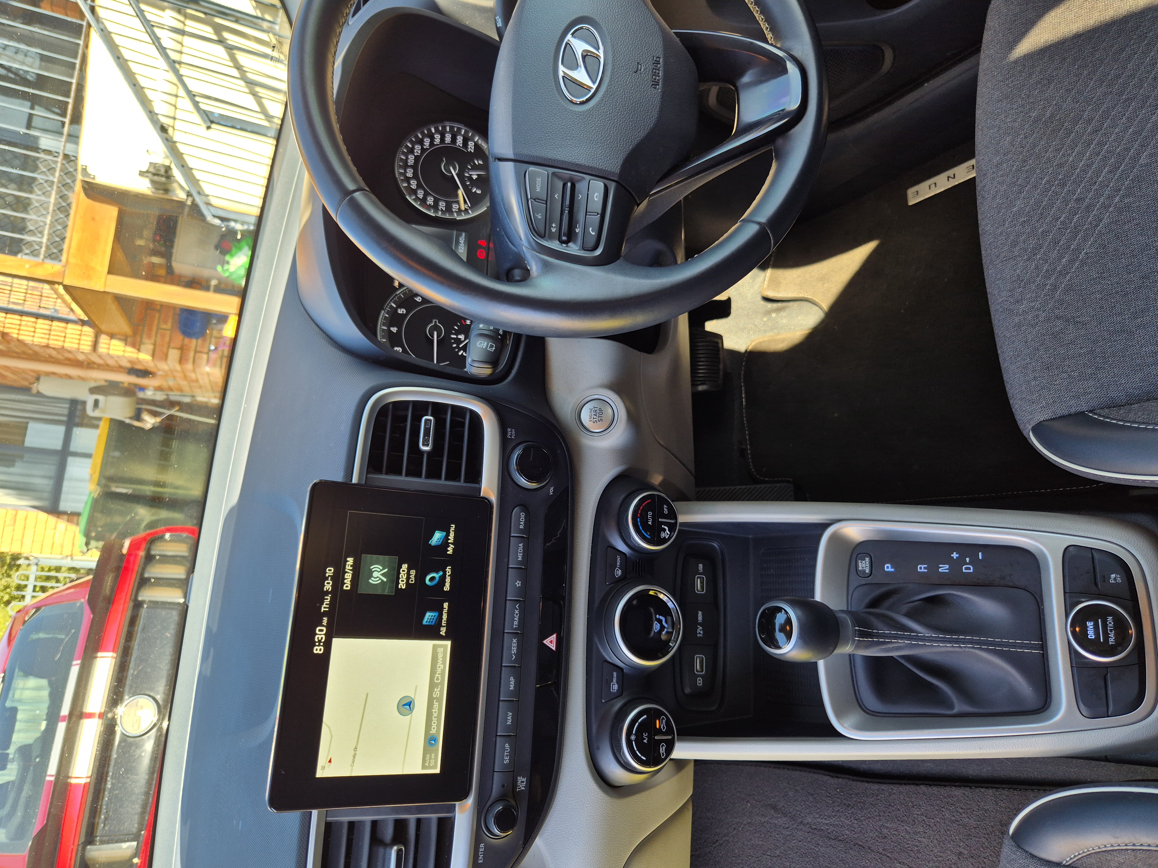 Hyundai Venue - Thumbnail 5