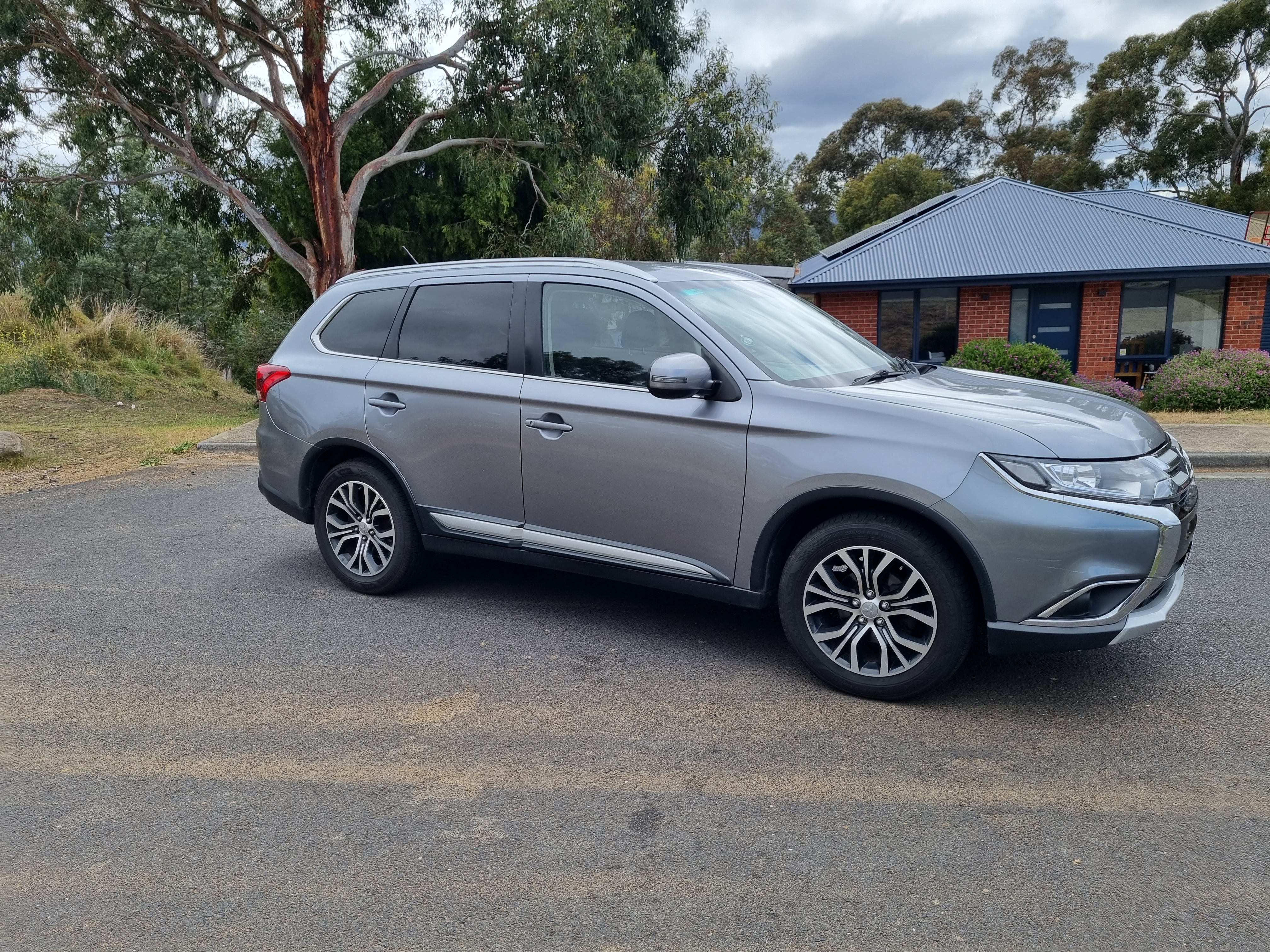 Mitsubishi Outlander 2015 - Thumbnail 2