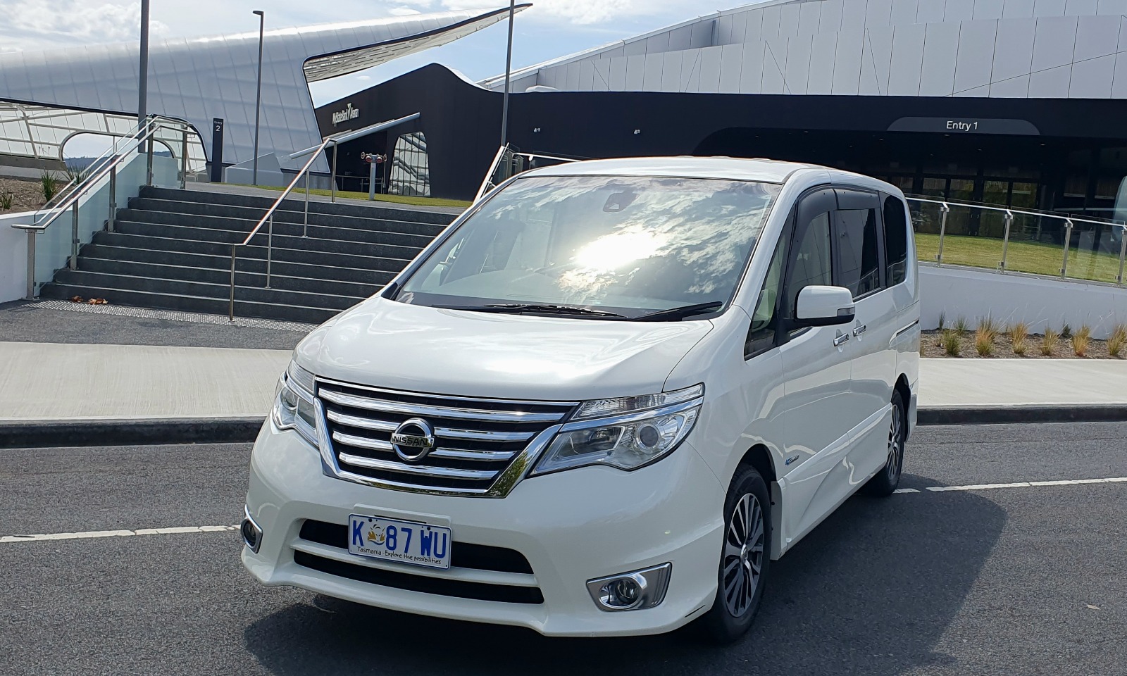 Nissan Serena 2015 - Thumbnail 2