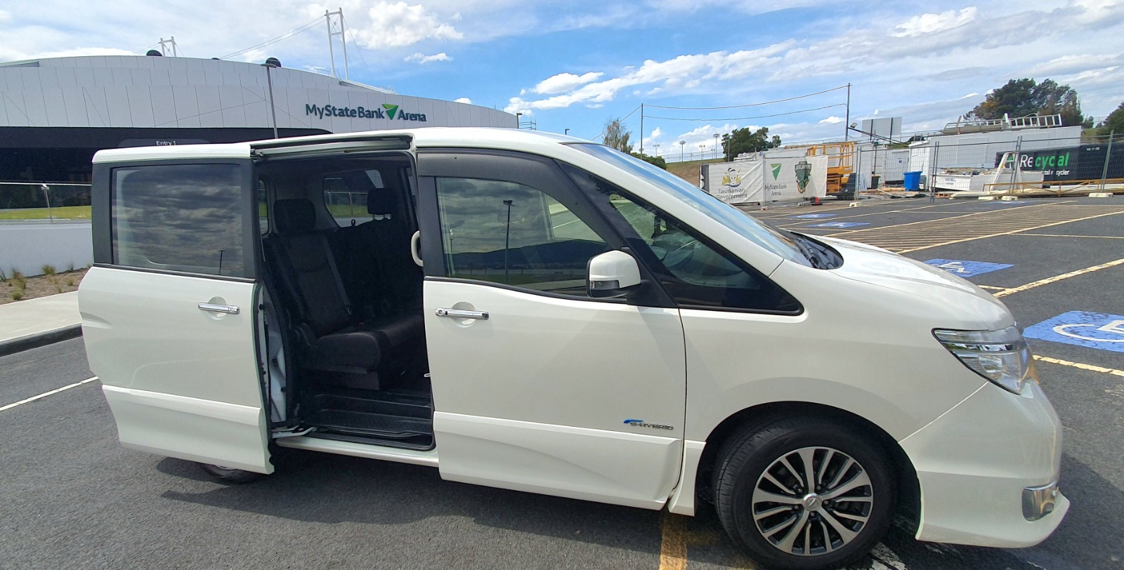 Nissan Serena 2015 - Thumbnail 3