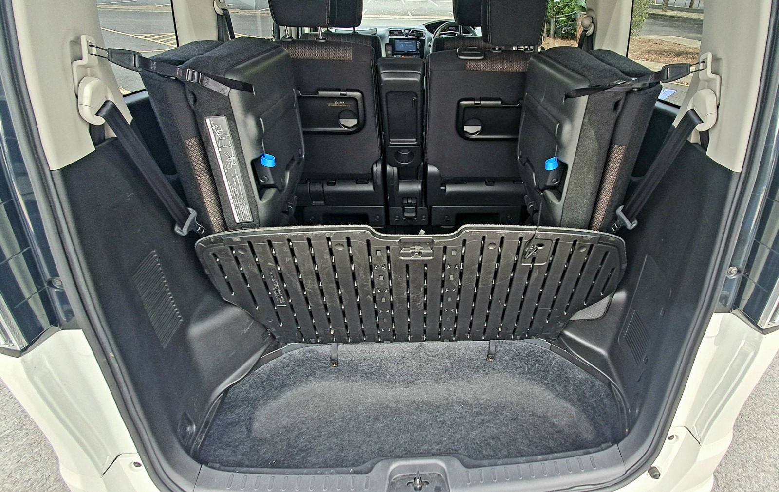 Nissan Serena 2015 - Thumbnail 4