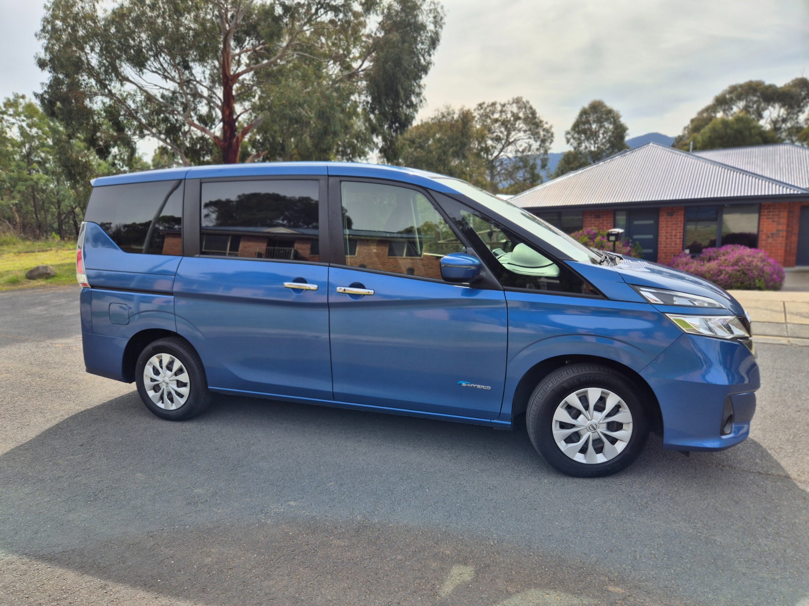 Nissan Serena 2018