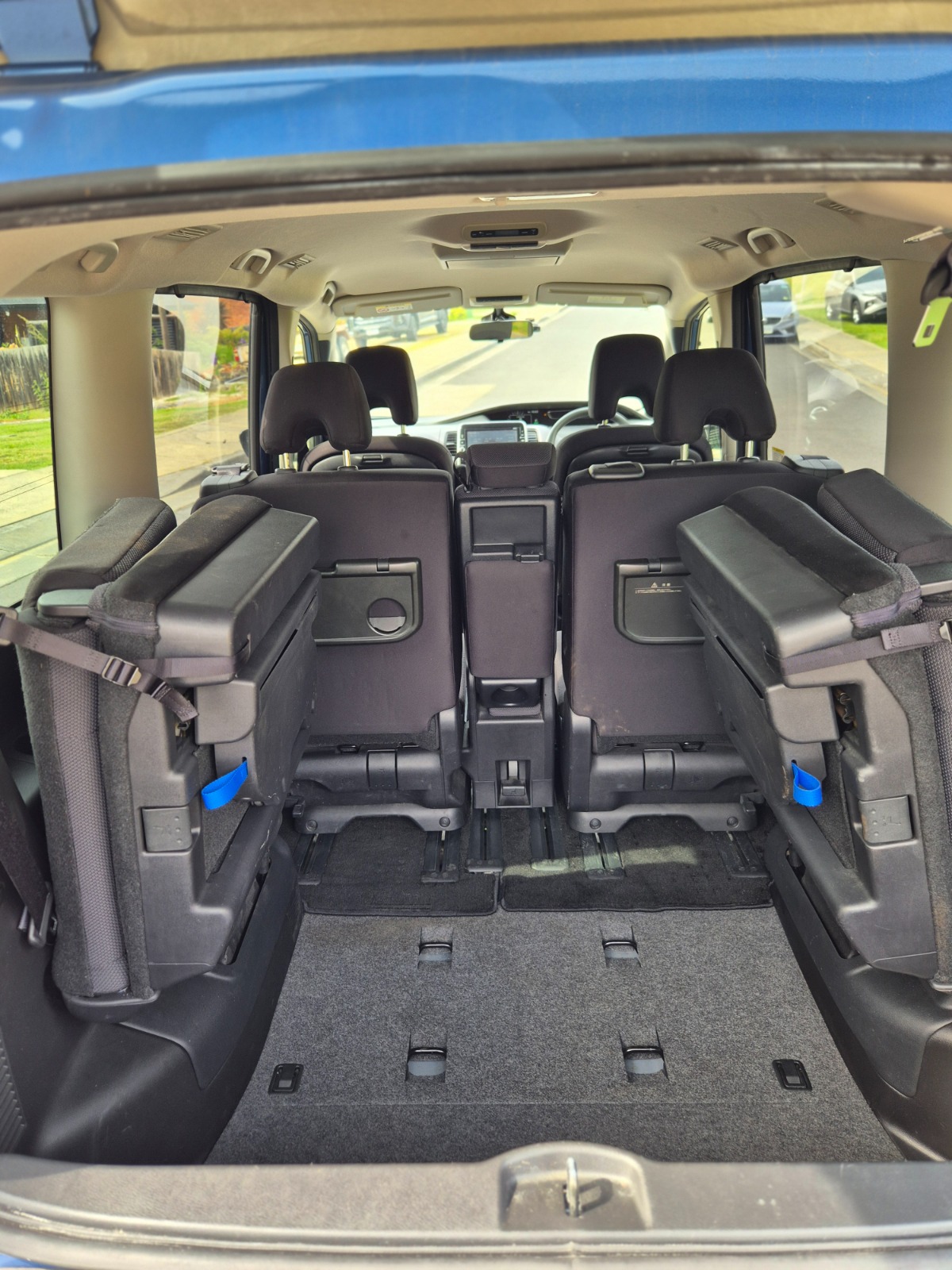 Nissan Serena 2018 - Thumbnail 4